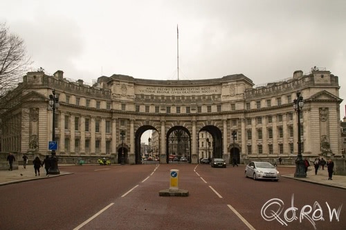 Harry Potter in Londen (2017) ; Admiralty Arch | foto 3 Harry Potter in Londen (2017) ; The Mall, Trafalgar Square, Admiralty Arch..Trafalgar Square..Trafalgar Square..Trafalgar Square..Trafalgar Square. .Trafalgar Square | foto 3