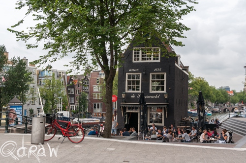 Amsterdam Centrum (2013), café de sluyswacht, rode fiets, xxx container, radio decibel