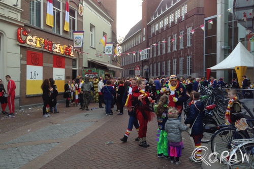 Carnavalsmaandag in Den Bosch ; Carnaval, Stadskantoor, Oeteldonk | foto 6