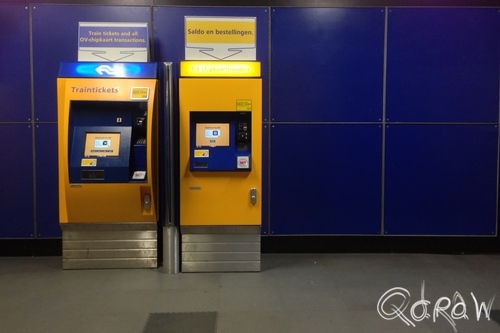 Gebruikers-scenario's ; Kaartautomaat, ticket machine, NS, Amsterdam Centraal, Nederlandse spoorwegen | foto 1