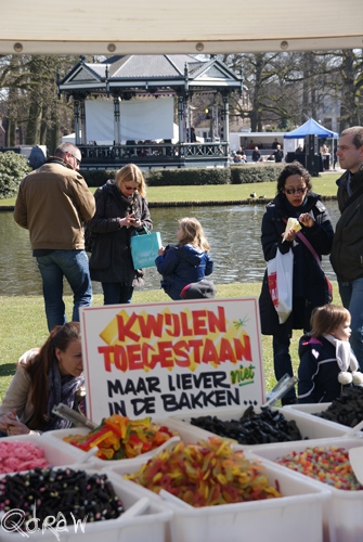 kwijlen toegestaan maar liever niet in de bakken, Lentefeest Oranjepark Apeldoorn 8 april 2013