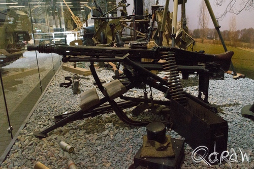 Oorlogsmuseum Overloon (2015) ; Liberty Park, overloon, mg-42, Maschinengewehr 42, Universal-Maschinengewehr Modell 42, machinegeweer | foto 4