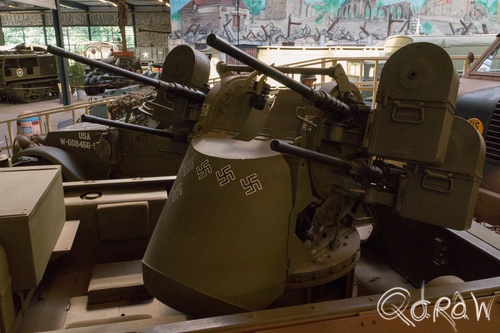 Oorlogsmuseum Overloon (2015) ; Liberty Park, overloon, luchtafweergeschut | foto 8