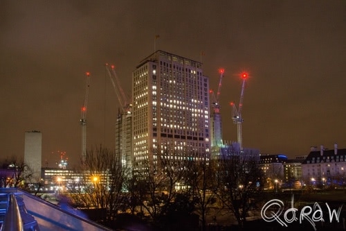 London by Night (2017) ; Shell Building, Themes, Hungerford Bridge and Golden Jubilee Bridges | foto 4