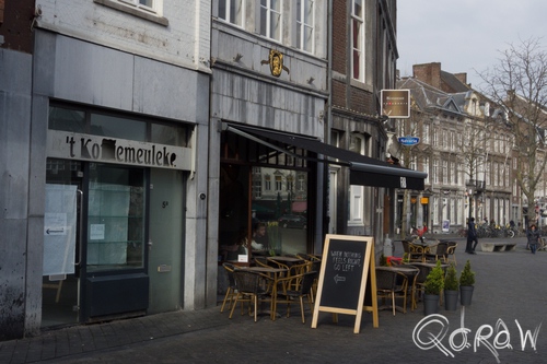 Maastricht (2016) ; t Koffiemeleuke, when nothing feels richt go left, maasticht | foto 5