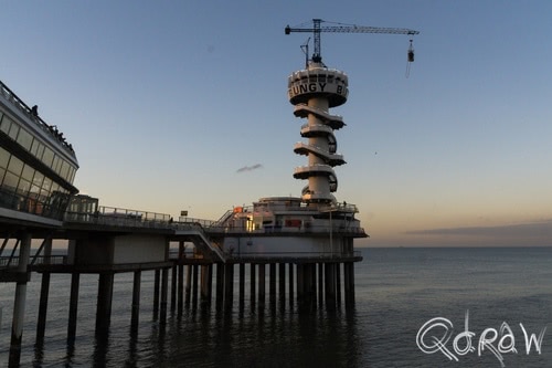 Pier bij Scheveningen (2017) ; Bungy jumpen, Scheveningen, Den Haag, Strand, badplaats, Pier | foto 2