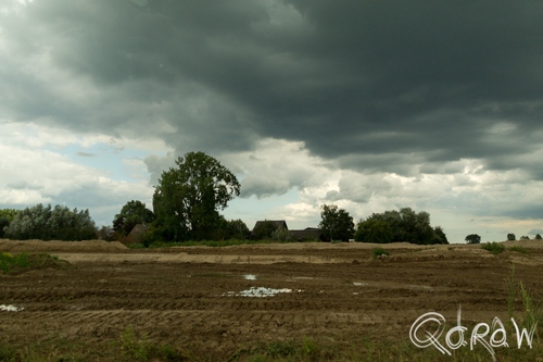 Ruimte voor de Rivieren Voorsterklei 2014 ; Wellenbergweg 2, Wellenberg-Staete, Hoendernesterbeek, donkere wolken, voorster klei | foto 4
