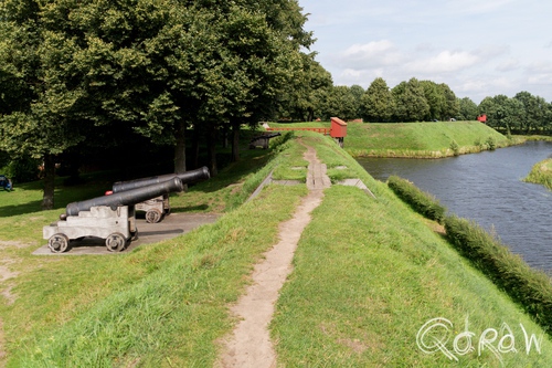 Vesting Bourtange (2015) ; Vesting Bourtange, dijk, water, kanon | foto 3