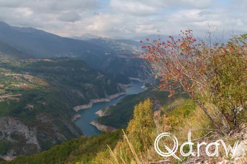 Balkan roadtrip dag 2: Pivameer (Montenegro) (2026), Bezujačke Strane, Bezujacke Strane, rozenbottels