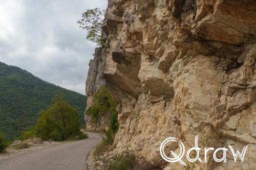 Balkan roadtrip dag 2: Pivameer (Montenegro) (2026), Rotsen - Grede, Grede, bergen, rotsen