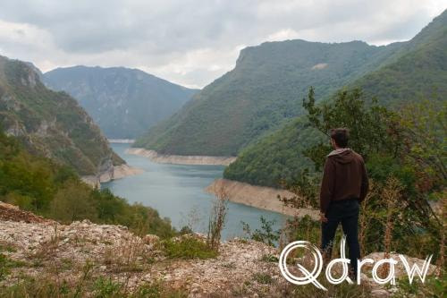 Balkan roadtrip dag 2: Pivameer (Montenegro) (2026), Mijzelf, Grede, Piva, mijzelf, bergen