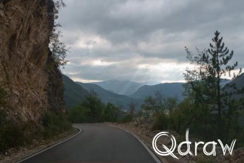 Balkan roadtrip dag 2: Pivameer (Montenegro) (2026), R16, R16, Pluzine, bergen, jacobsladder