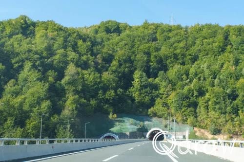 Balkan roadtrip dag 6: van Sarajevo naar Mostar (2026), Most Lepenica (A1), snelweg, tunnel, Most Lepenica, A1, roadtrip