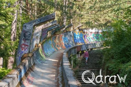 Sarajevo kabelbaan en olympische bobsleebaan op Trebević (2026), Bobsleebaan, Bobsleebaan, Sarajevo, Trebevic, Graffiti